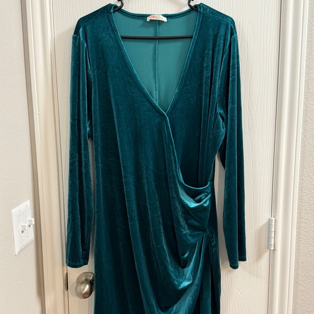 Plus Size INTEMPO Faux Wrap Velvet Dress - XXL